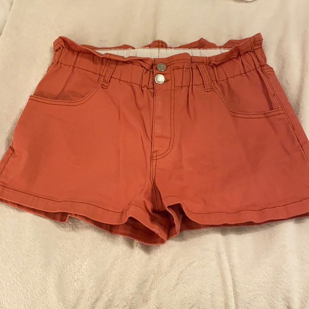 Peach stretchy shorts